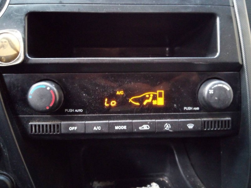 Recambio de mando climatizador para ssangyong kyron 200 xdi limited referencia OEM IAM 6870009070 7G24076 E3-A3-20-3