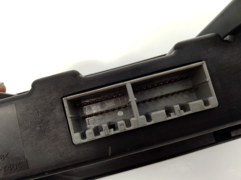 Recambio de mando climatizador para ssangyong kyron 200 xdi limited referencia OEM IAM 6870009070 7G24076 E3-A3-20-3