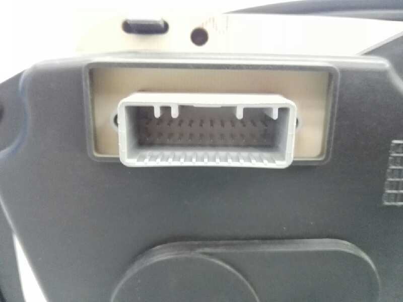 Recambio de cuadro instrumentos para dacia logan laureate referencia OEM IAM P8200650538  E2-A1-30-7