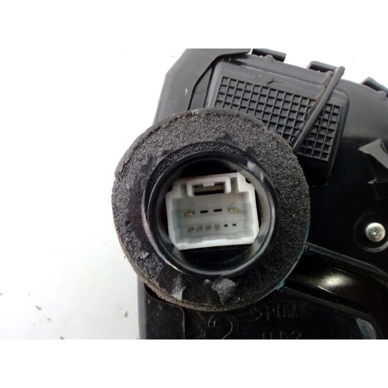 Recambio de cerradura puerta delantera izquierda para toyota auris live referencia OEM IAM 6904042241  E2-B4-30-1