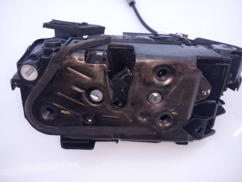 Recambio de cerradura puerta trasera izquierda para volkswagen tiguan sport bmt referencia OEM IAM 5NA839015C  E1-B6-27-1