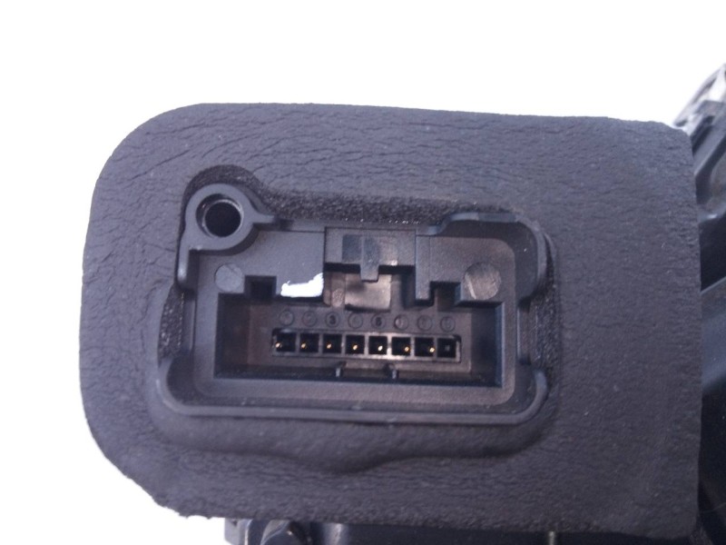 Recambio de cerradura puerta trasera izquierda para volkswagen tiguan sport bmt referencia OEM IAM 5NA839015C  E1-B6-27-1