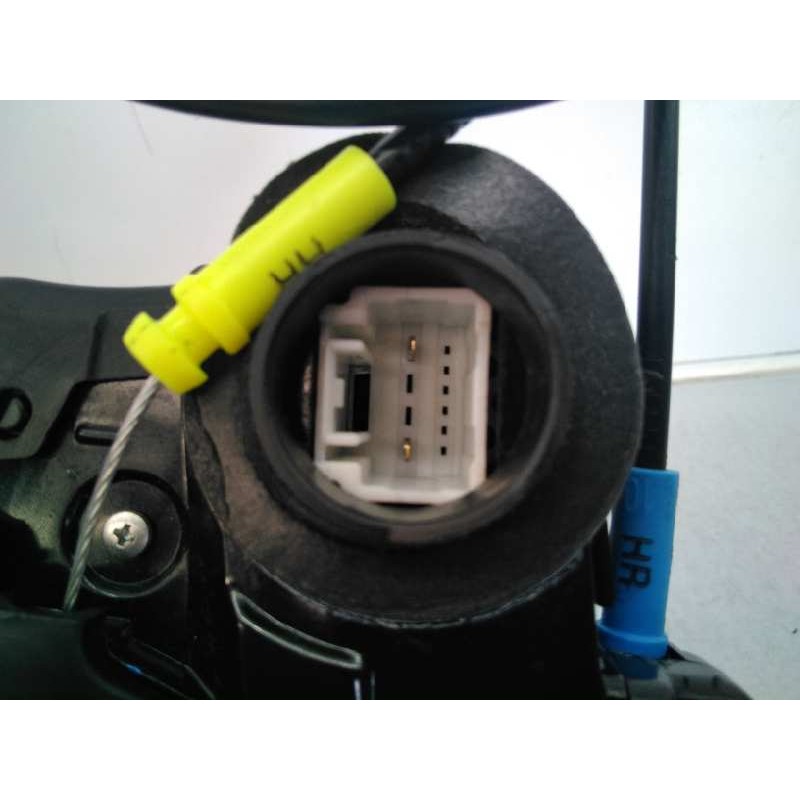 Recambio de cerradura puerta trasera izquierda para toyota auris live referencia OEM IAM 6906042021  E2-B4-20-2