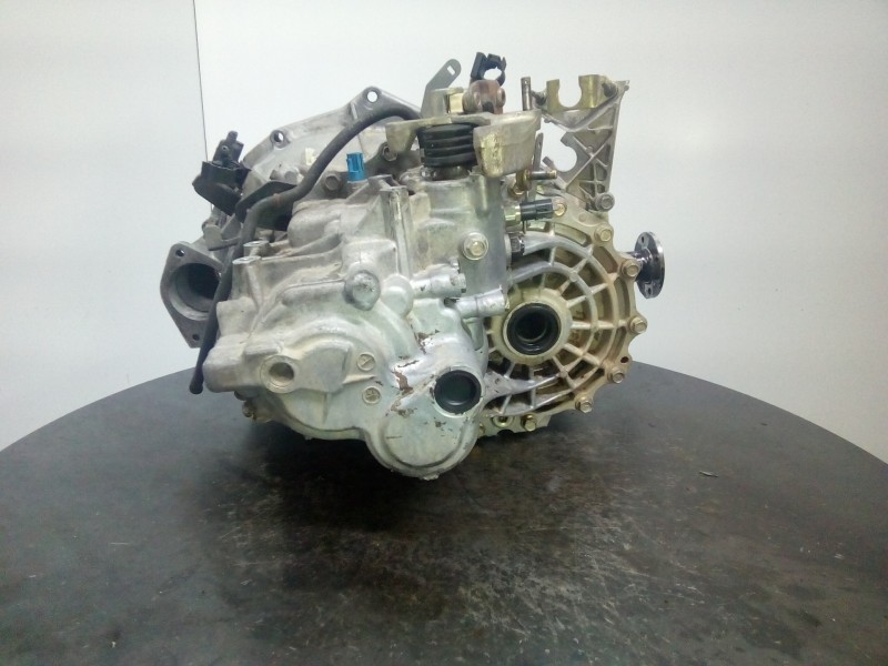 Recambio de caja cambios para nissan x-trail (t30) sport referencia OEM IAM YD4  M1-B4-84