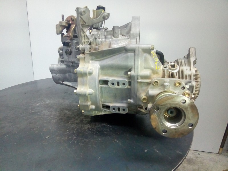 Recambio de caja cambios para nissan x-trail (t30) sport referencia OEM IAM YD4  M1-B4-84