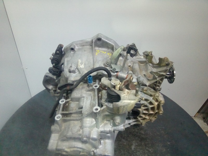Recambio de caja cambios para nissan x-trail (t30) sport referencia OEM IAM YD4  M1-B4-84