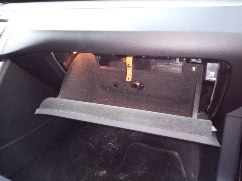 Recambio de guantera para volkswagen passat variant (365) advance bluemotion referencia OEM IAM   