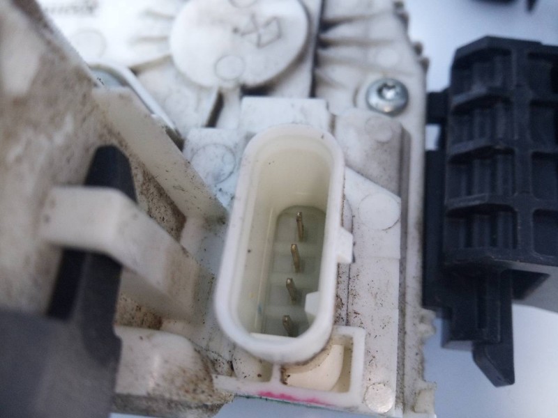 Recambio de cerradura puerta delantera derecha para fiat freemont (345) urban referencia OEM IAM P04589916AD  E2-B2-5-2