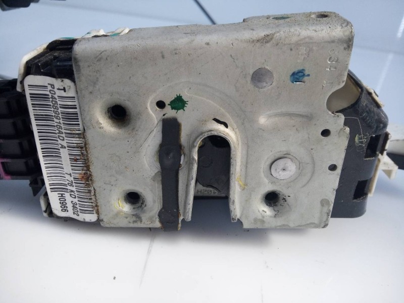 Recambio de cerradura puerta delantera derecha para fiat freemont (345) urban referencia OEM IAM P04589916AD  E2-B2-5-2