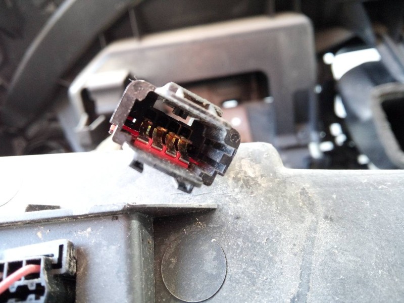 Recambio de salpicadero para dacia sandero stepway referencia OEM IAM   P1-A1-16