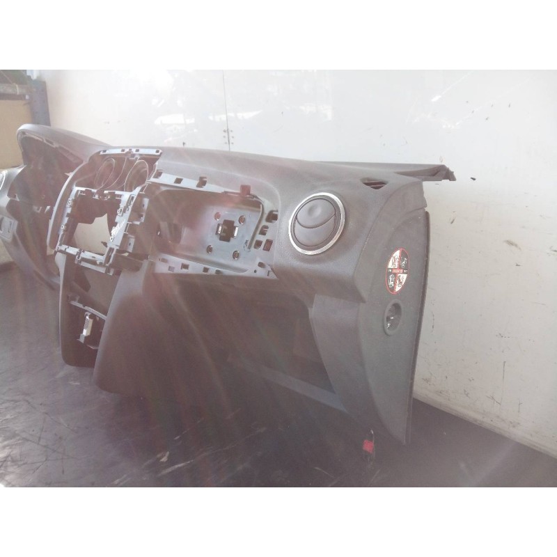 Recambio de salpicadero para dacia sandero stepway referencia OEM IAM   P1-A1-16