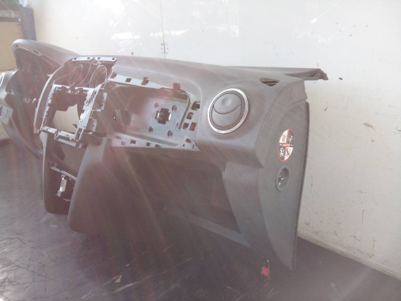 Recambio de salpicadero para dacia sandero stepway referencia OEM IAM   P1-A1-16