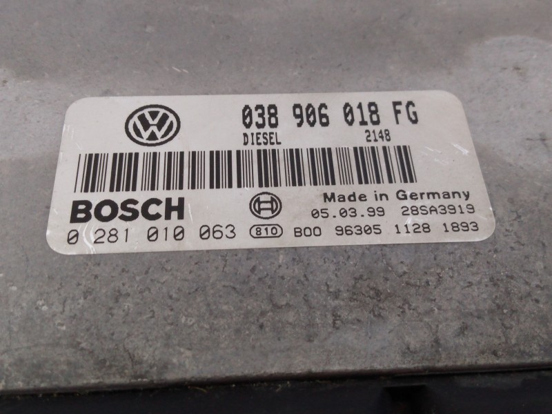 Recambio de centralita motor uce para volkswagen passat berlina (3b2) básico referencia OEM IAM 038906018FG 0281010063 E2-A1-20-