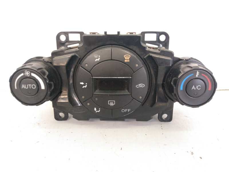 Recambio de mando climatizador para ford fiesta (cb1) trend referencia OEM IAM 8A6T18C612AG 69897301D121208 E3-B3-35-3