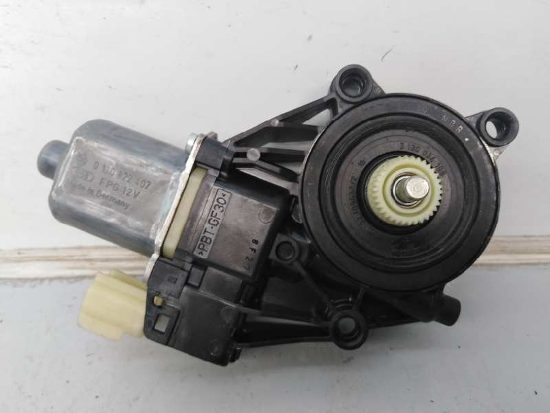 Recambio de motor elevalunas delantero derecho para ford fiesta (cb1) trend referencia OEM IAM 0130822407  E2-B3-4-1