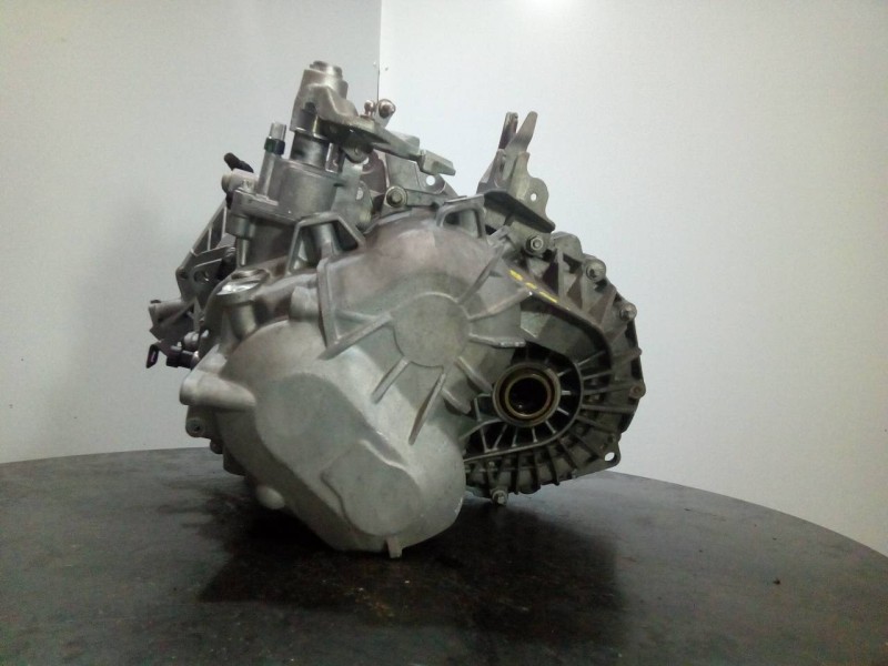 Recambio de caja cambios para chevrolet cruze hatchback lt referencia OEM IAM R110625097P  M1-A3-157