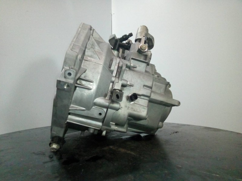 Recambio de caja cambios para chevrolet cruze hatchback lt referencia OEM IAM R110625097P  M1-A3-157