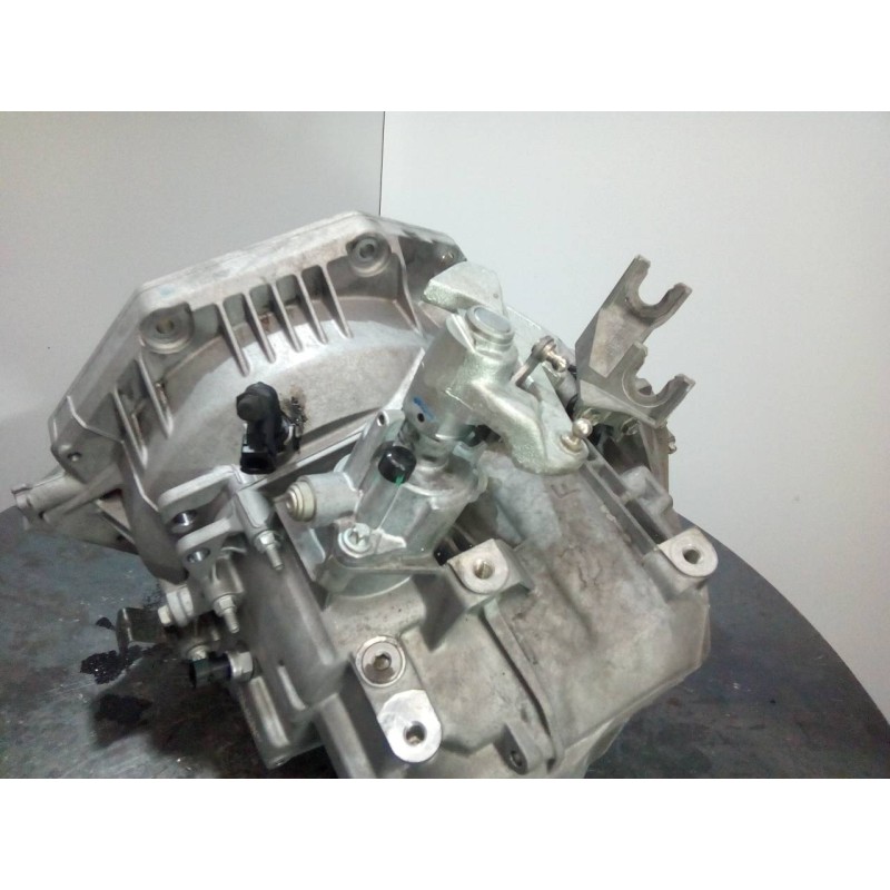 Recambio de caja cambios para chevrolet cruze hatchback lt referencia OEM IAM R110625097P  M1-A3-157