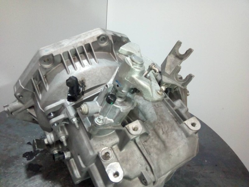 Recambio de caja cambios para chevrolet cruze hatchback lt referencia OEM IAM R110625097P  M1-A3-157