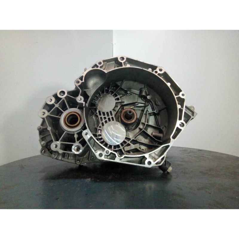 Recambio de caja cambios para chevrolet cruze hatchback lt referencia OEM IAM R110625097P  M1-A3-157