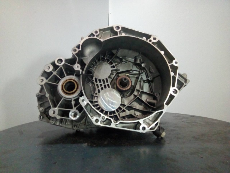 Recambio de caja cambios para chevrolet cruze hatchback lt referencia OEM IAM R110625097P  M1-A3-157