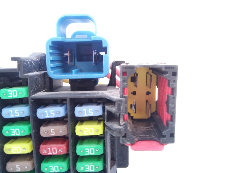 Recambio de caja reles / fusibles para renault twingo dynamique referencia OEM IAM   E2-A1-33-1