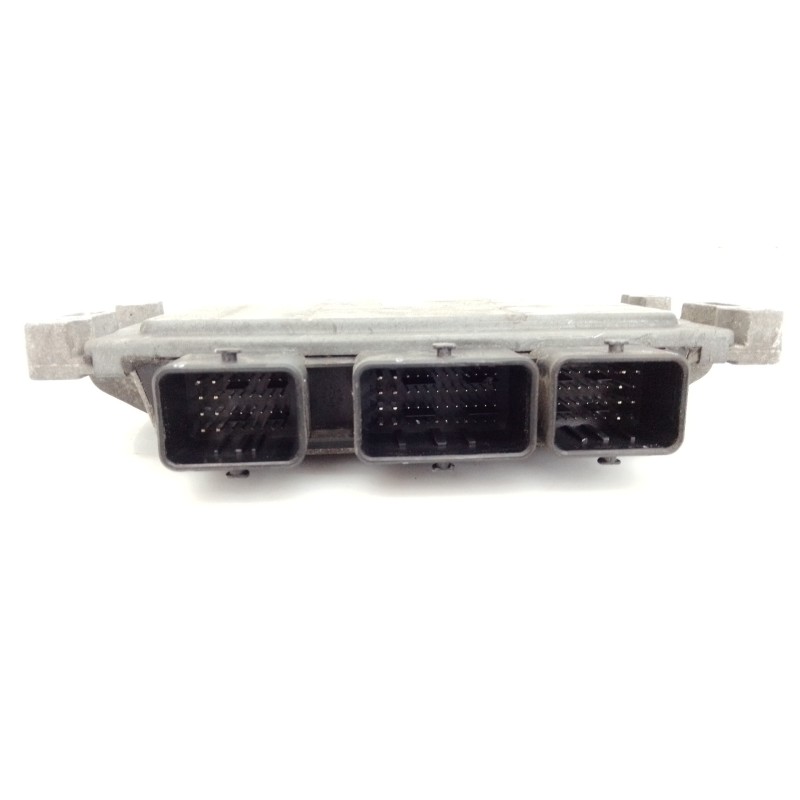 Recambio de centralita motor uce para renault twingo dynamique referencia OEM IAM 8200774747 8200700695 E2-A1-34-6