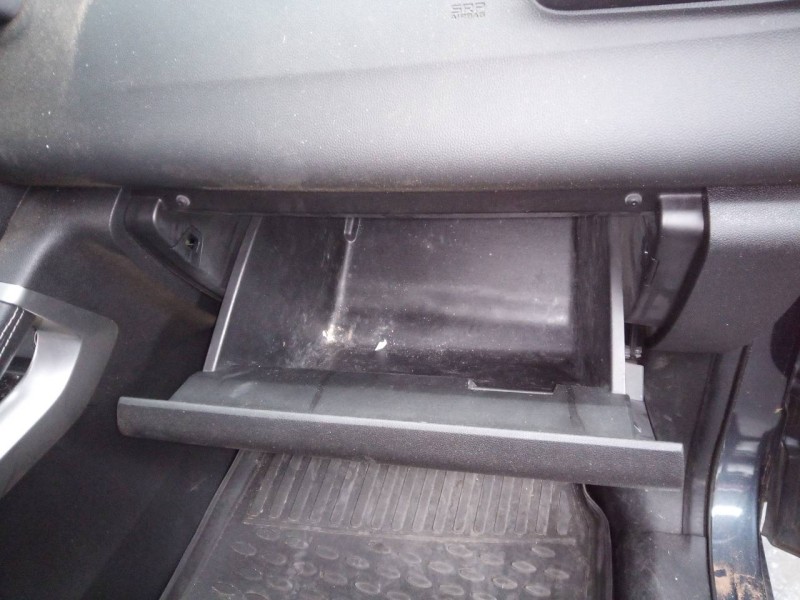 Recambio de guantera para renault kadjar bose edition referencia OEM IAM   