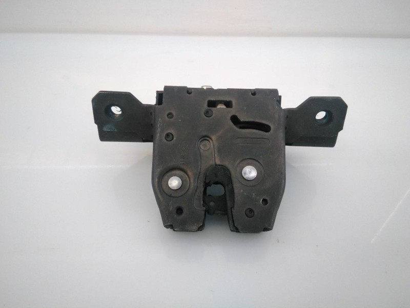 Recambio de cerradura maletero / porton para chevrolet cruze hatchback lt referencia OEM IAM 13581023  E2-B6-4-2
