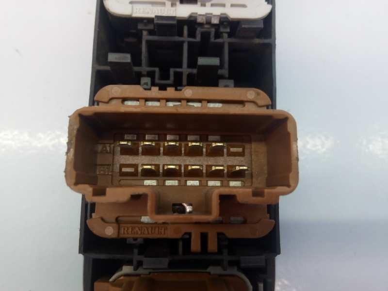 Recambio de mando elevalunas delantero izquierdo para renault megane ii classic berlina confort authentique referencia OEM IAM  