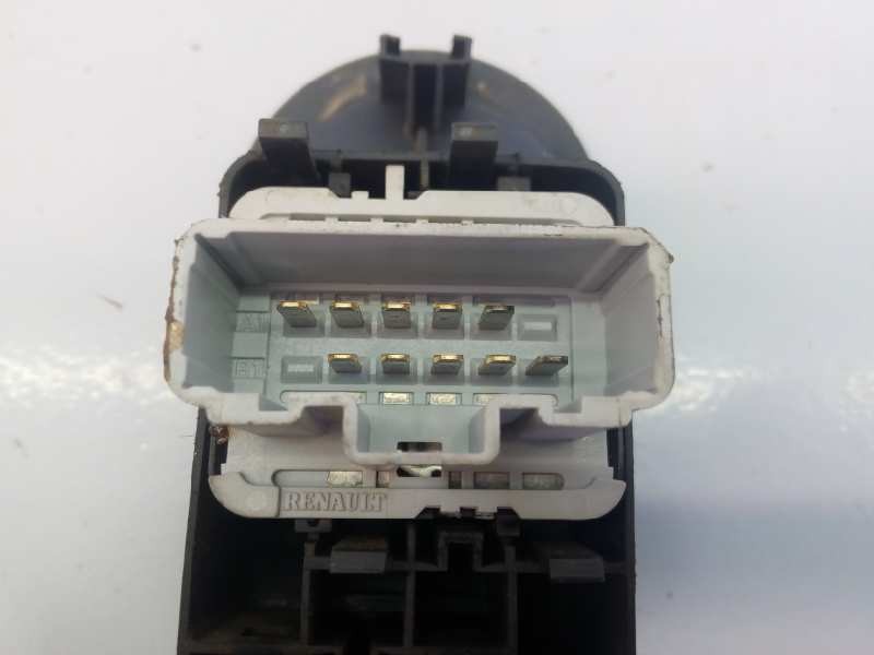 Recambio de mando elevalunas delantero izquierdo para renault megane ii classic berlina confort authentique referencia OEM IAM  