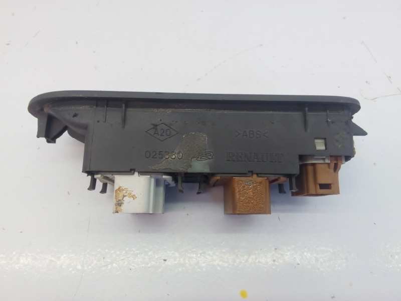 Recambio de mando elevalunas delantero izquierdo para renault megane ii classic berlina confort authentique referencia OEM IAM  