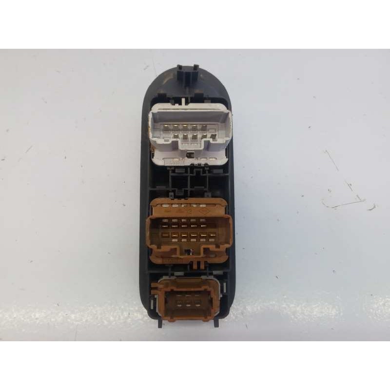 Recambio de mando elevalunas delantero izquierdo para renault megane ii classic berlina confort authentique referencia OEM IAM  