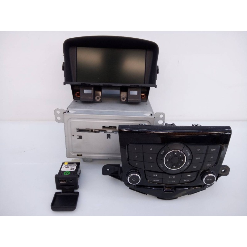 Recambio de sistema navegacion gps para chevrolet cruze hatchback lt referencia OEM IAM 25908967 95196687 E3-A5-35-3