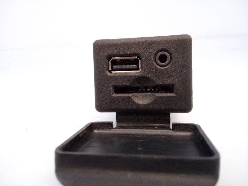 Recambio de sistema navegacion gps para chevrolet cruze hatchback lt referencia OEM IAM 25908967 95196687 E3-A5-35-3