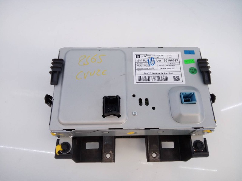 Recambio de sistema navegacion gps para chevrolet cruze hatchback lt referencia OEM IAM 25908967 95196687 E3-A5-35-3