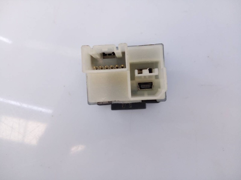 Recambio de sistema navegacion gps para chevrolet cruze hatchback lt referencia OEM IAM 25908967 95196687 E3-A5-35-3