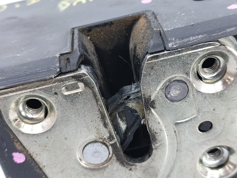 Recambio de cerradura puerta delantera izquierda para dacia sandero stepway referencia OEM IAM   E1-A1-40-2