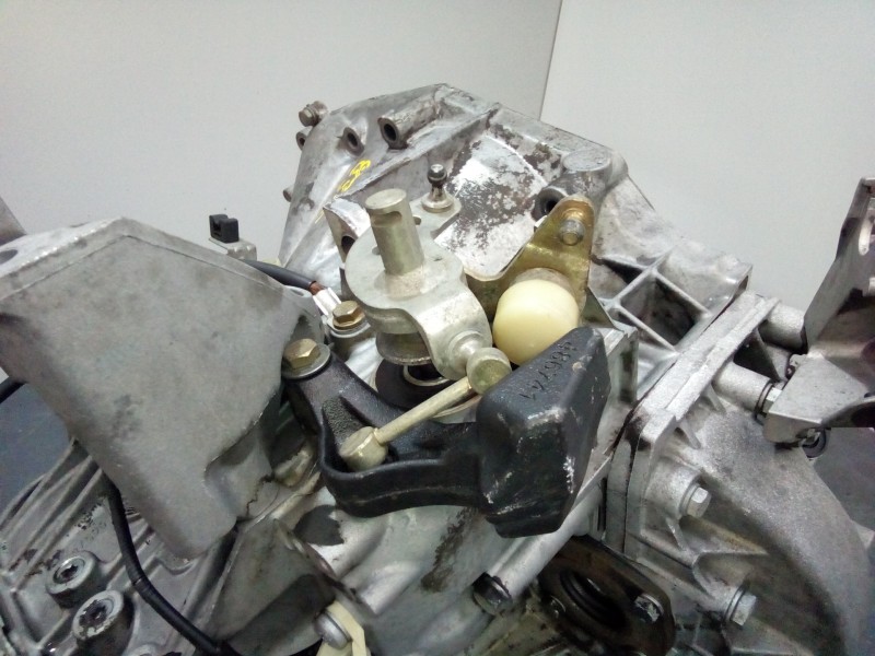 Recambio de caja cambios para peugeot 407 premium referencia OEM IAM 20MB17  M1-B2-41