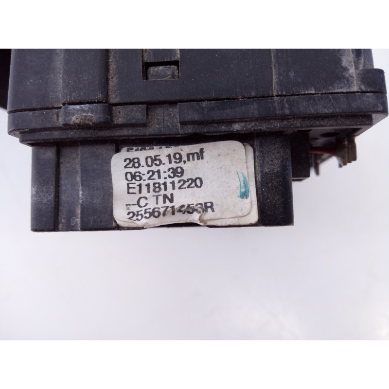 Recambio de mando limpia para dacia sandero stepway referencia OEM IAM 255671453R  E2-A1-40-2