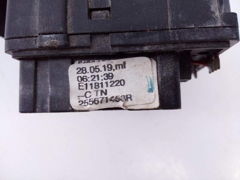 Recambio de mando limpia para dacia sandero stepway referencia OEM IAM 255671453R  E2-A1-40-2