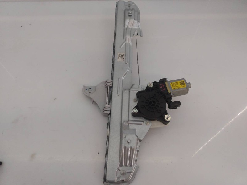 Recambio de elevalunas delantero derecho para hyundai kona essence 2wd referencia OEM IAM 82460J9000  E2-B5-35-1