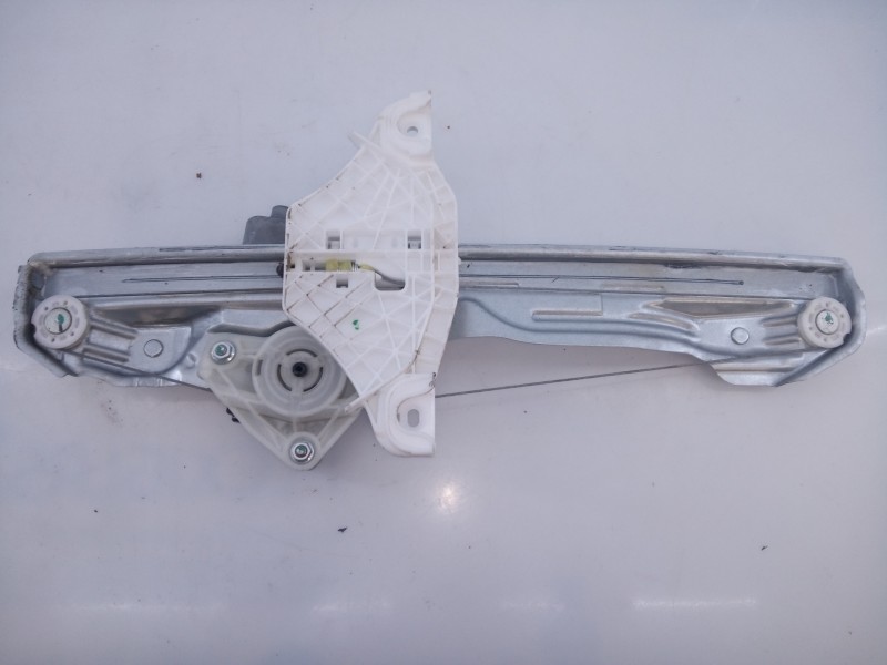 Recambio de elevalunas trasero derecho para hyundai kona essence 2wd referencia OEM IAM 82450J9000  E2-B5-10-1