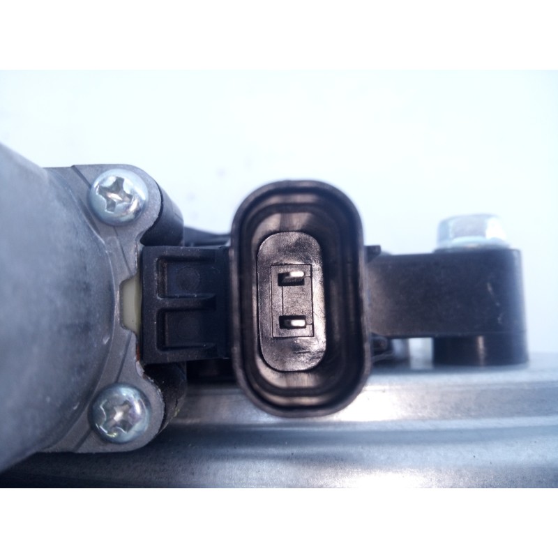 Recambio de elevalunas trasero derecho para hyundai kona essence 2wd referencia OEM IAM 82450J9000  E2-B5-10-1