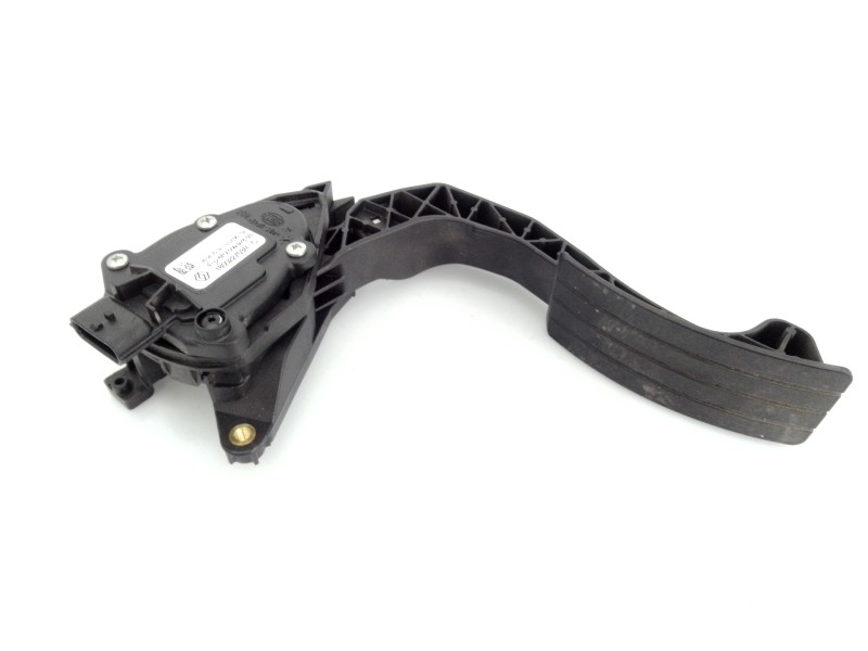 Recambio de pedal acelerador para dacia sandero stepway referencia OEM IAM 180022703R 6PV00997803 E2-A1-34-6