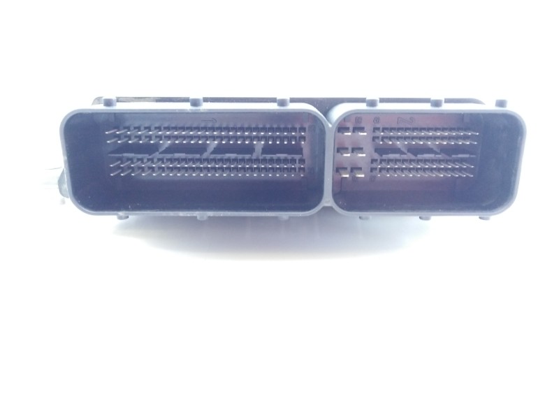 Recambio de centralita motor uce para volvo v60 kombi ocean race referencia OEM IAM P31303388 0281015286 E3-B5-48-2