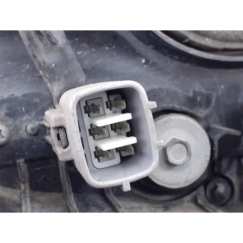 Recambio de faro derecho para toyota land cruiser 200 (j14) vxl referencia OEM IAM   E2-A4-25-1
