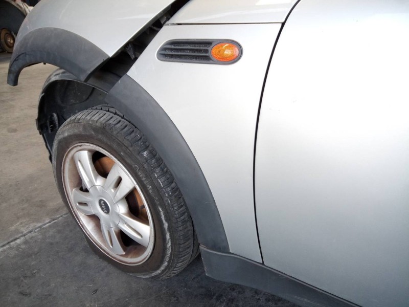Recambio de aleta delantera izquierda para bmw mini (r50,r53) one referencia OEM IAM   
