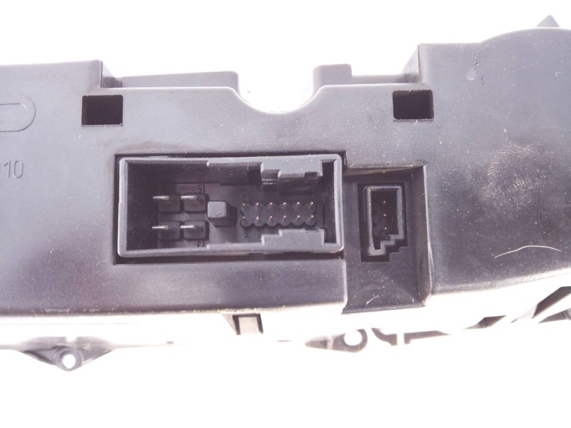 Recambio de mando climatizador para mercedes-benz clase e (w211) berlina 2.7 cdi cat referencia OEM IAM 23118300085  E3-A1-8-3