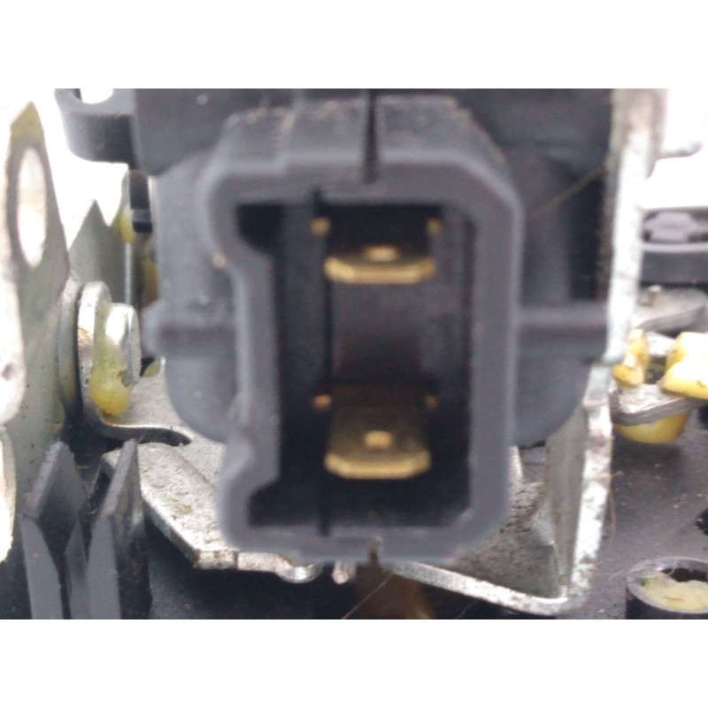 Recambio de cerradura puerta delantera izquierda para dacia duster ambiance 4x4 referencia OEM IAM   E1-A1-36-2